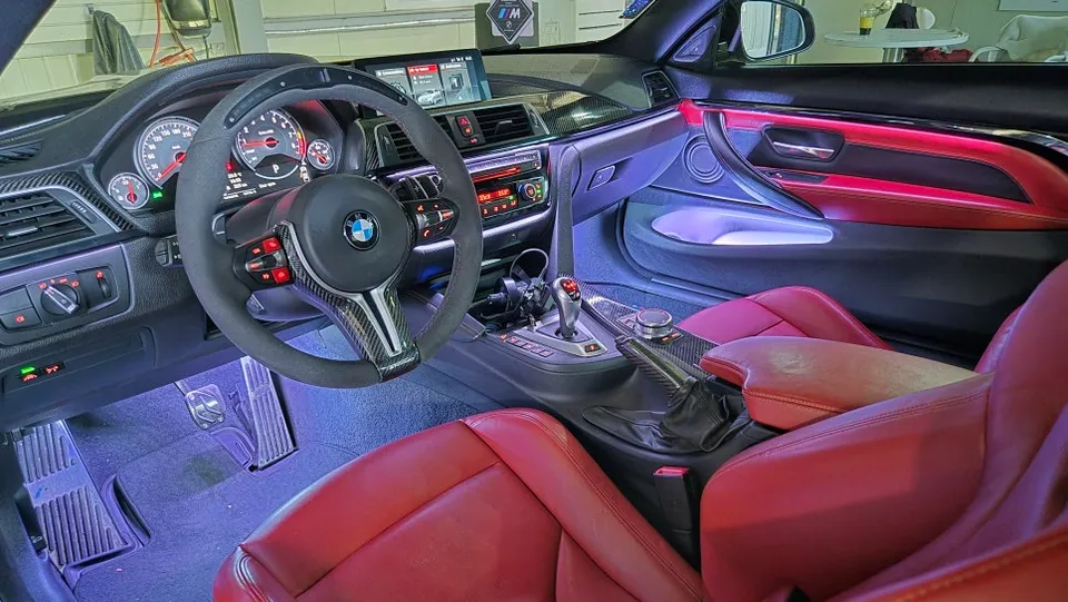 BMW M4 F82 ambient lighting - BMW M4 F82 Ambient Lighting Review: Subtle Mood Upgrade photo 3