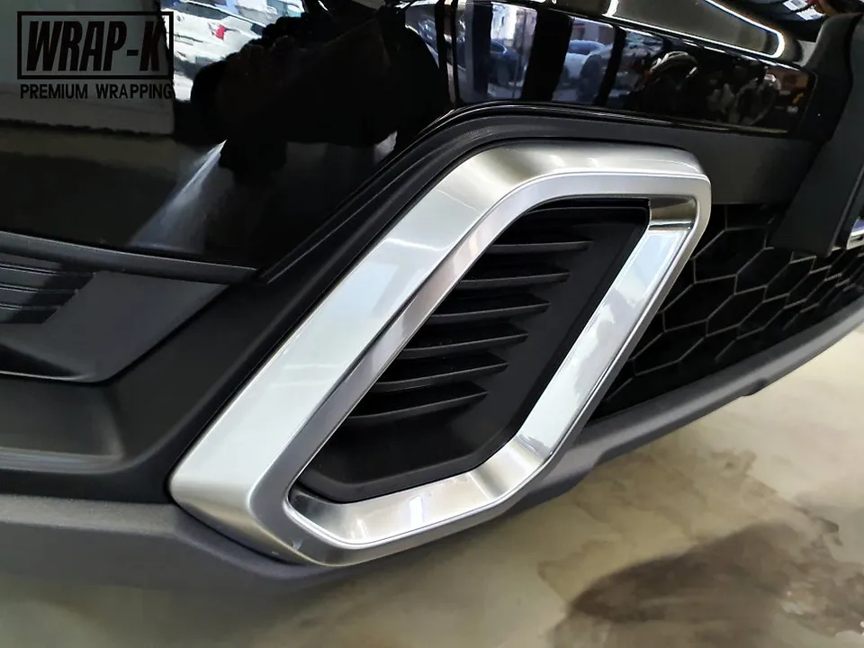 Honda CR-V vinyl wrap - Honda CR-V Vinyl Wrap Review: Black Edition Transformation photo 3