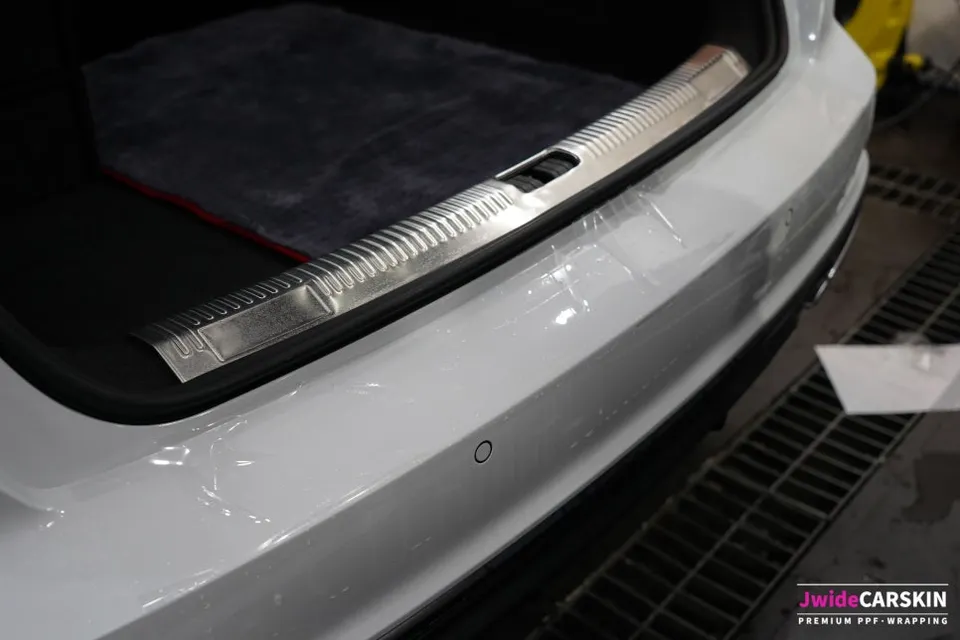 Audi A6のPPF施工事例|部分施工の費用目安と効果 施工写真 3-1