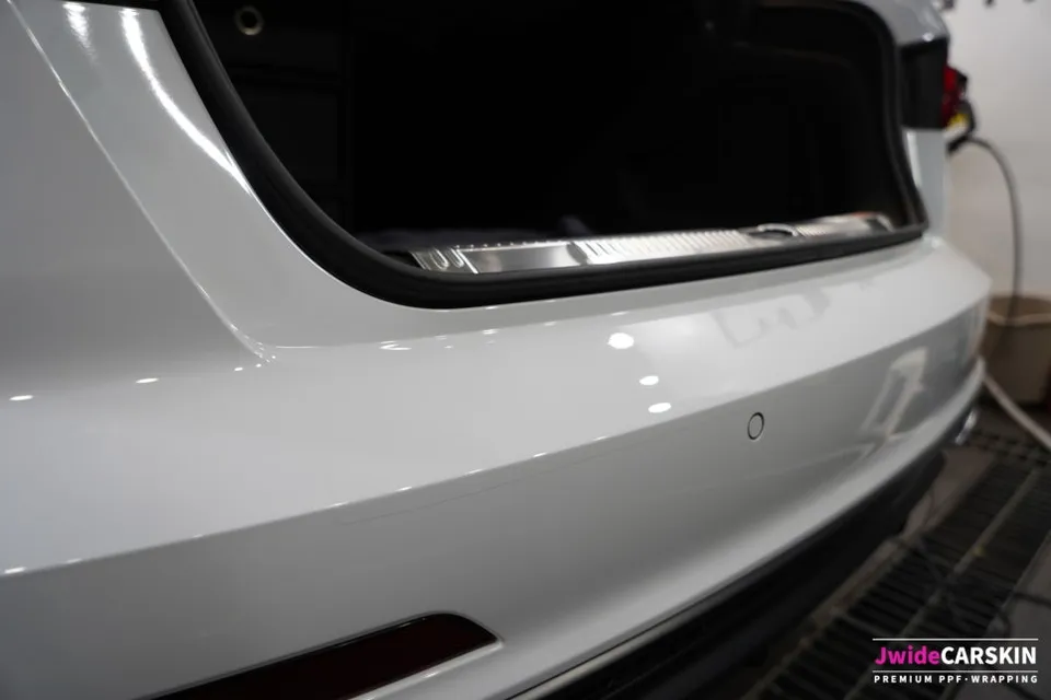 Audi A6のPPF施工事例|部分施工の費用目安と効果 施工写真 3-3