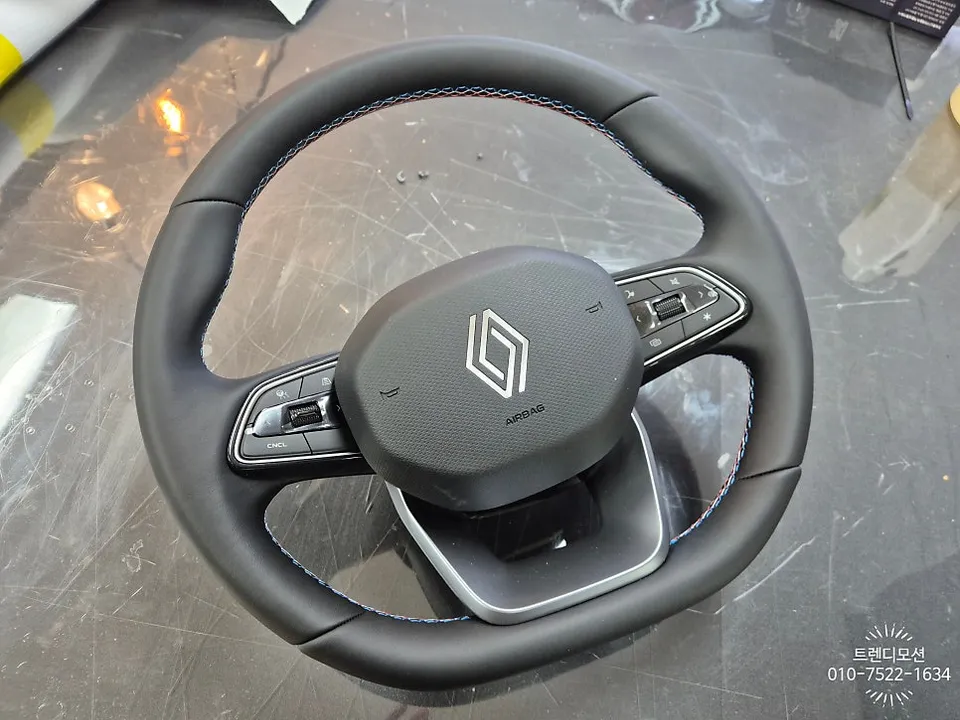 Renault Grand Koleos steering wheel - Renault Grand Koleos Steering Wheel Customization Review photo 5