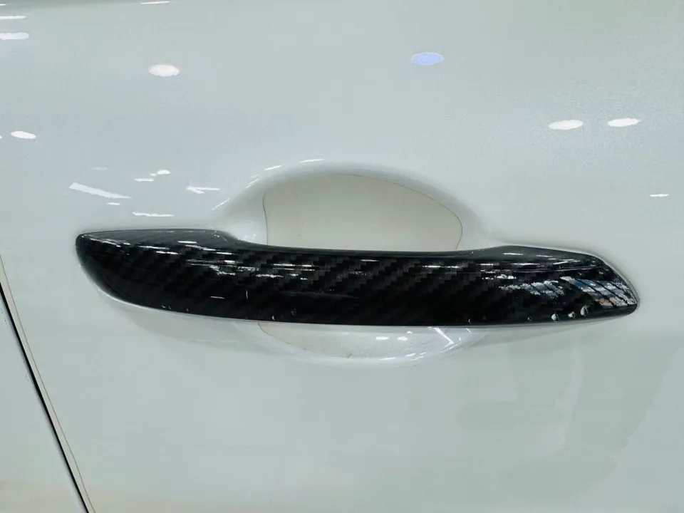 Genesis G80のカーラッピング事例|クローム除去とライトPPF 施工写真 2-3