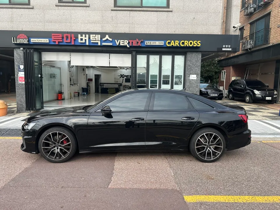 Audi A6のカーラッピング事例|費用目安・保険適用 施工写真 2-1