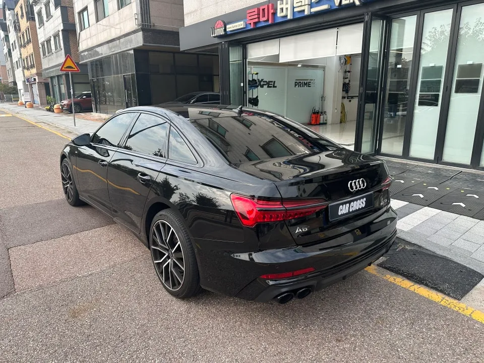 Audi A6のカーラッピング事例|費用目安・保険適用 施工写真 3-1