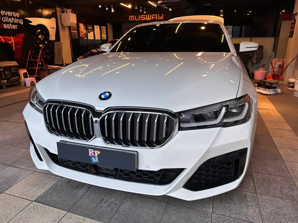 BMW 5 Series G30 car audio review
