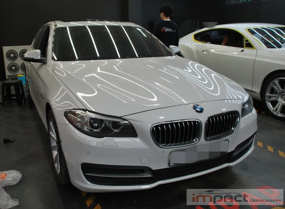 BMW 5 Seriesのカーラッピング事例｜費用目安・仕上がり 写真