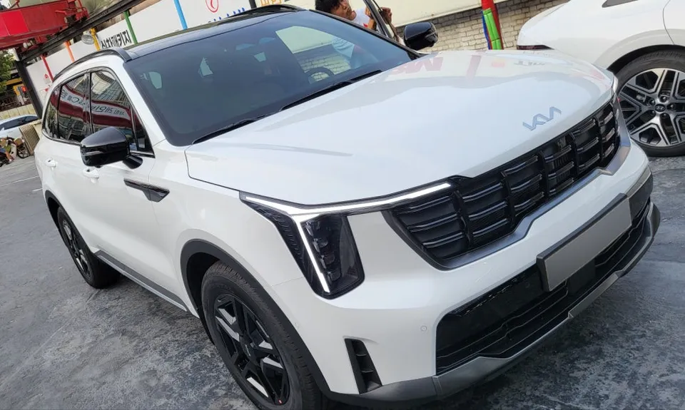 Kia Sorentoのカーフィルム施工事例｜費用目安・仕上がり 施工写真 2