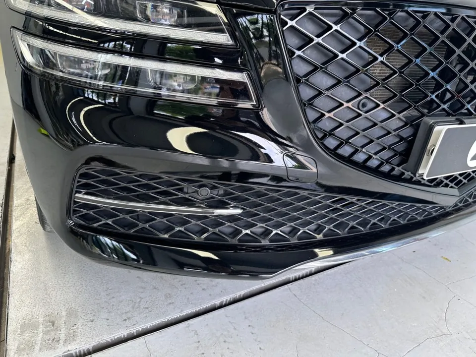 Genesis G80 vinyl wrap - Genesis G80 Vinyl Wrap Review: Chrome Delete for a Sleek Look photo 4