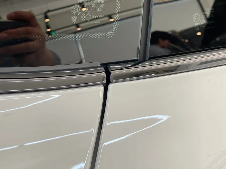 Porsche Taycan PPF施工事例|費用目安と仕上がり 施工写真 1-3
