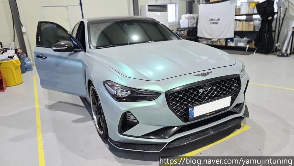 Genesis G70 ambient lighting installation result