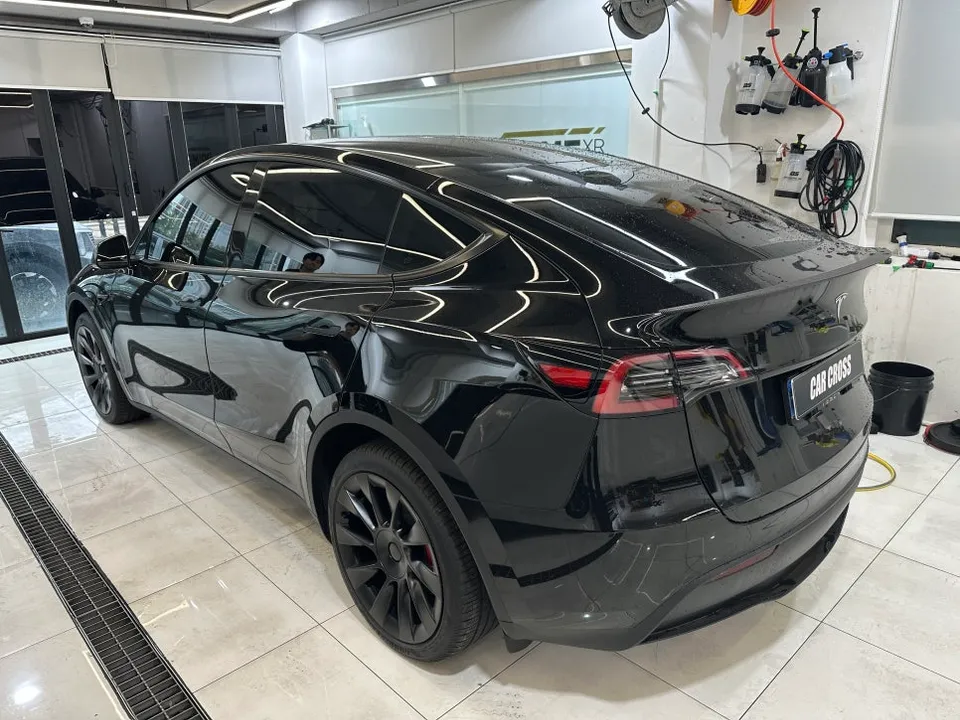 Tesla Model Y PPF再施工事例|費用目安と仕上がり 施工写真 2-1