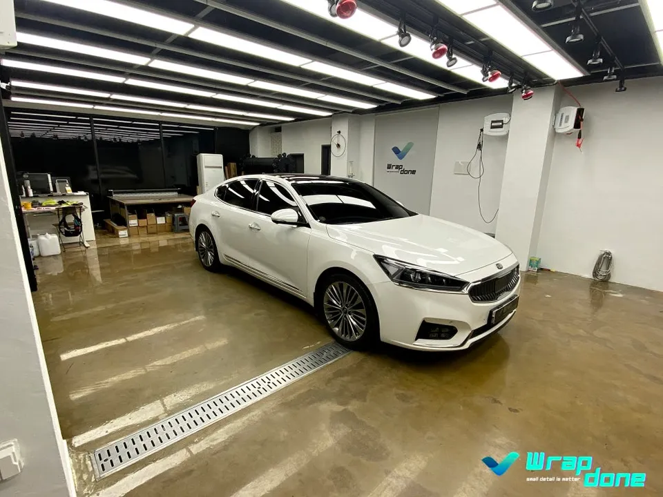 Kia K7 YGのカーラッピング事例｜費用目安と仕上がり 施工写真 2-1