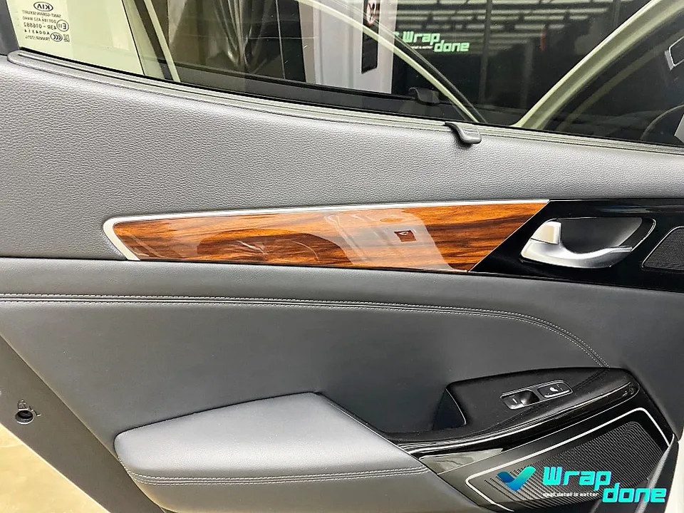 Kia K7 YGのカーラッピング事例｜費用目安と仕上がり 施工写真 1-3