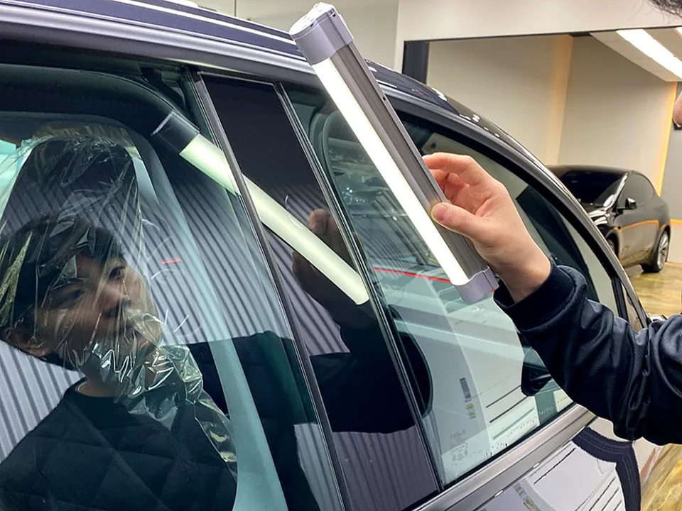 Tesla Model Yのカーフィルム施工事例｜費用目安・仕上がり 施工写真 1-3
