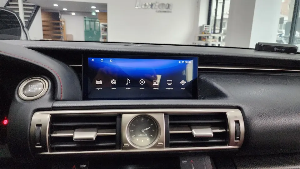 Lexus ISのAndroid Auto・CarPlay取付事例 施工写真 4-1