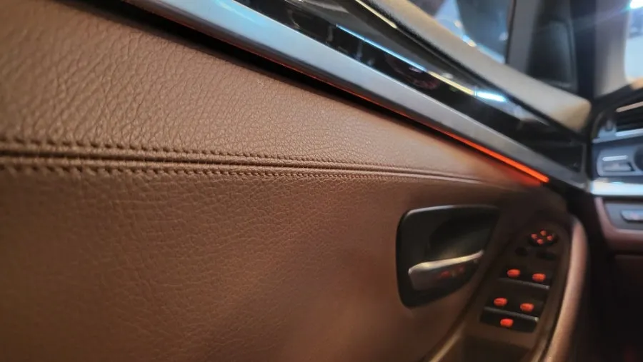 BMW 5 Series F10 ambient lighting - BMW 5 Series F10 Ambient Lighting Review: Cost & Results photo 4