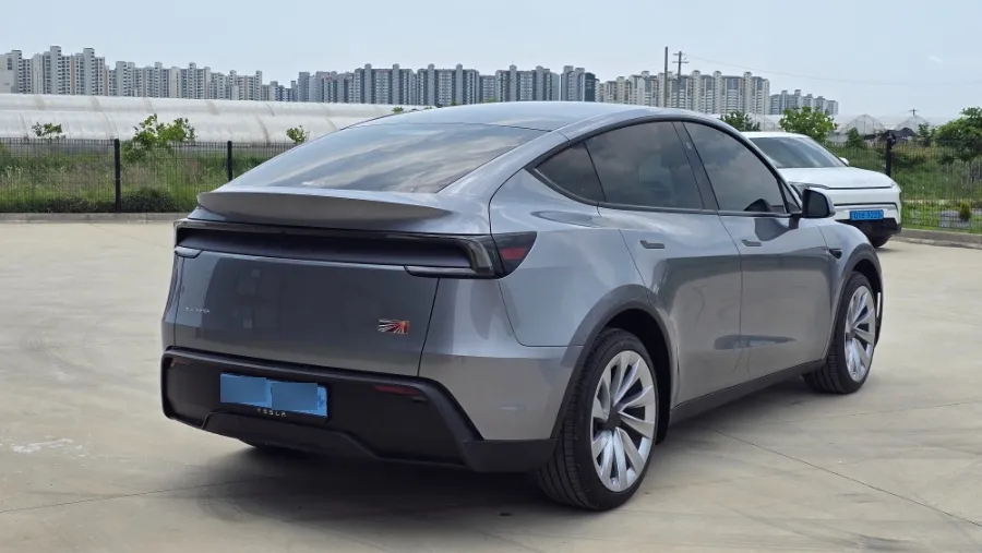 Tesla Model Yのカーフィルム施工事例｜費用目安・仕上がり 施工写真 3-1
