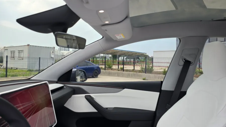 Tesla Model Yのカーフィルム施工事例｜費用目安・仕上がり 施工写真 3-2