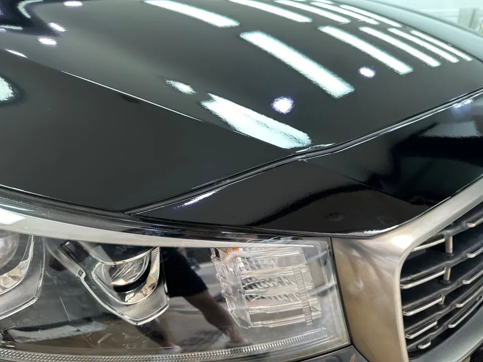 Kia Carnival Hi-Limousineのボンネットラッピング事例 施工写真 2-3