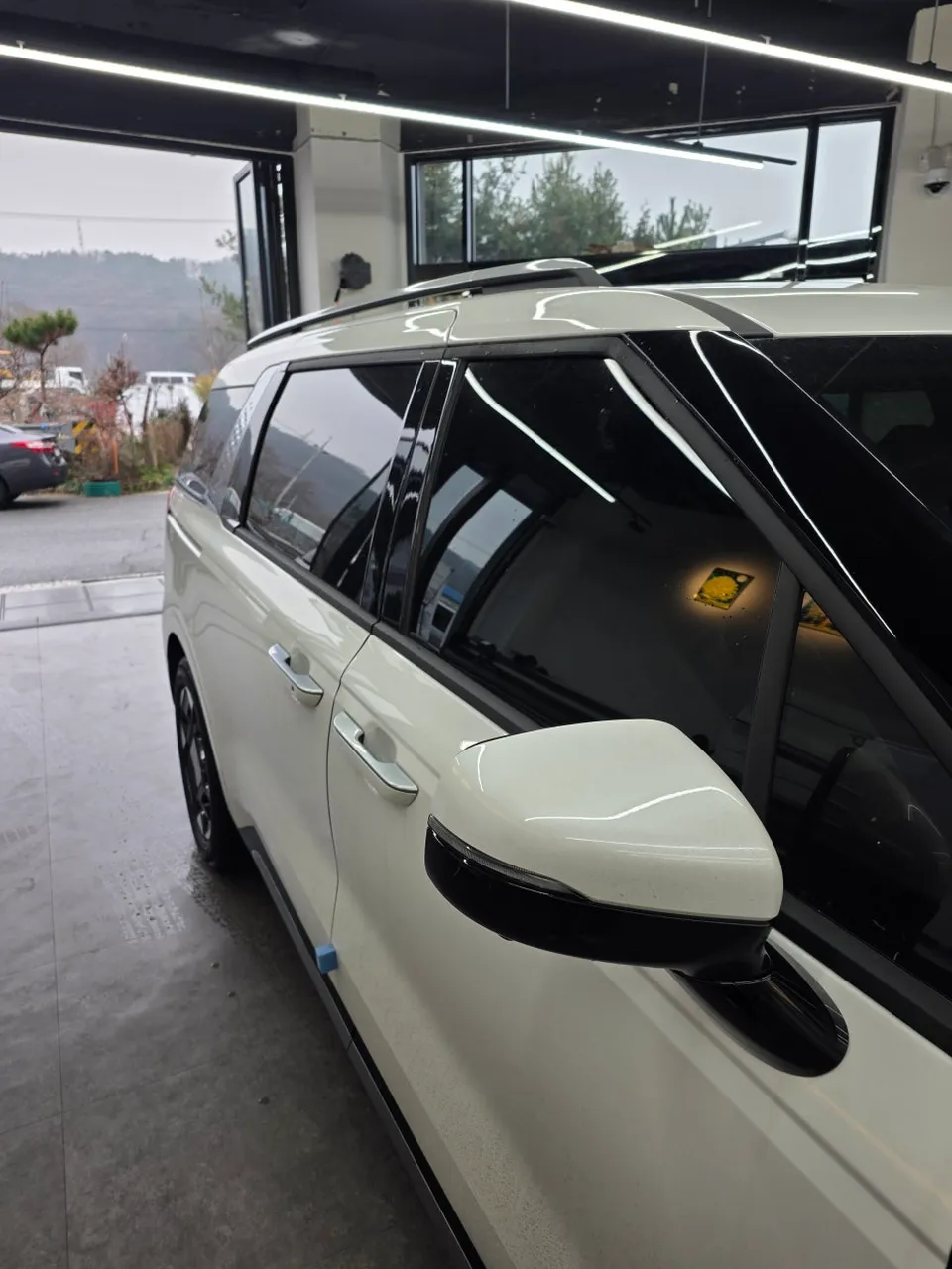 Kia Carnival PPF施工事例|費用目安と仕上がり 施工写真 1-2