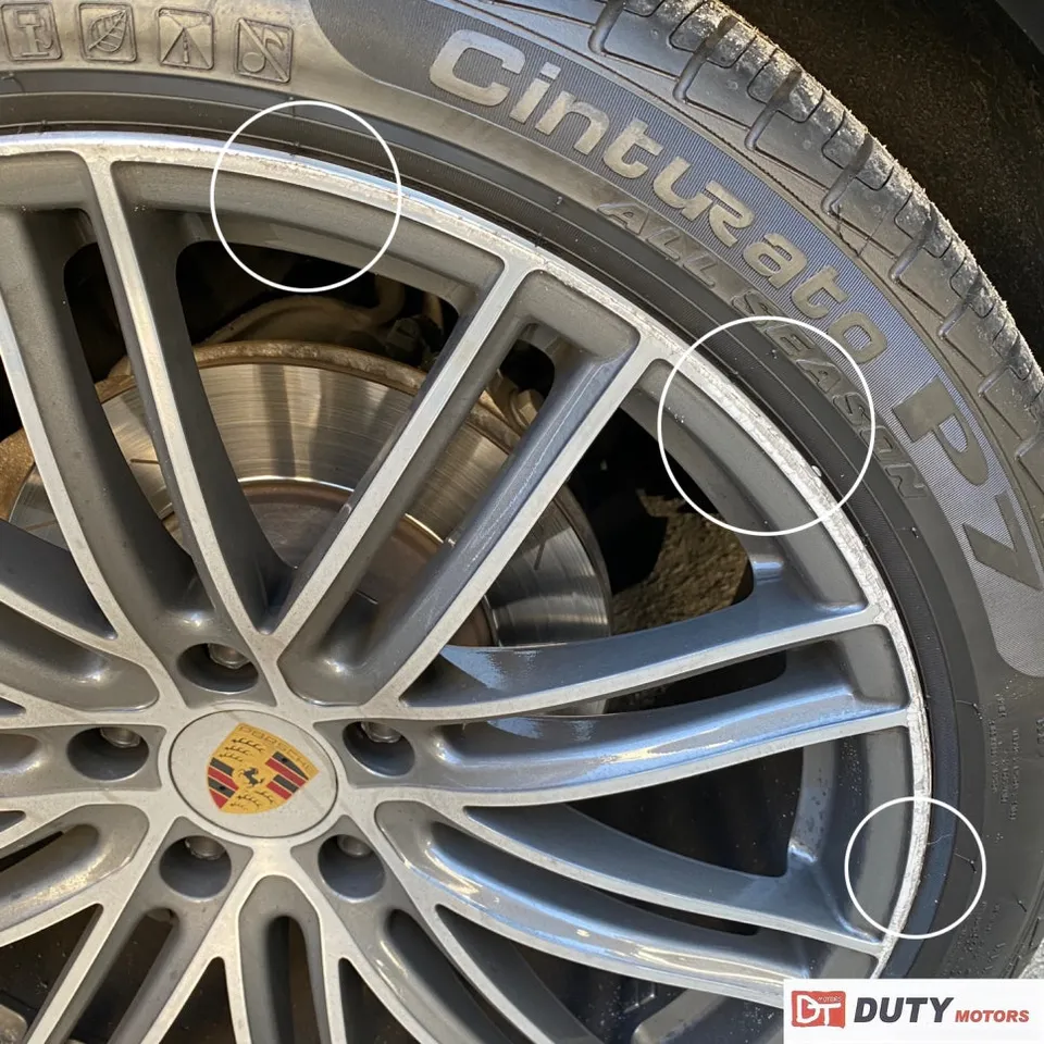 Porsche Panameraのホイールリペア・塗装事例 施工写真 3