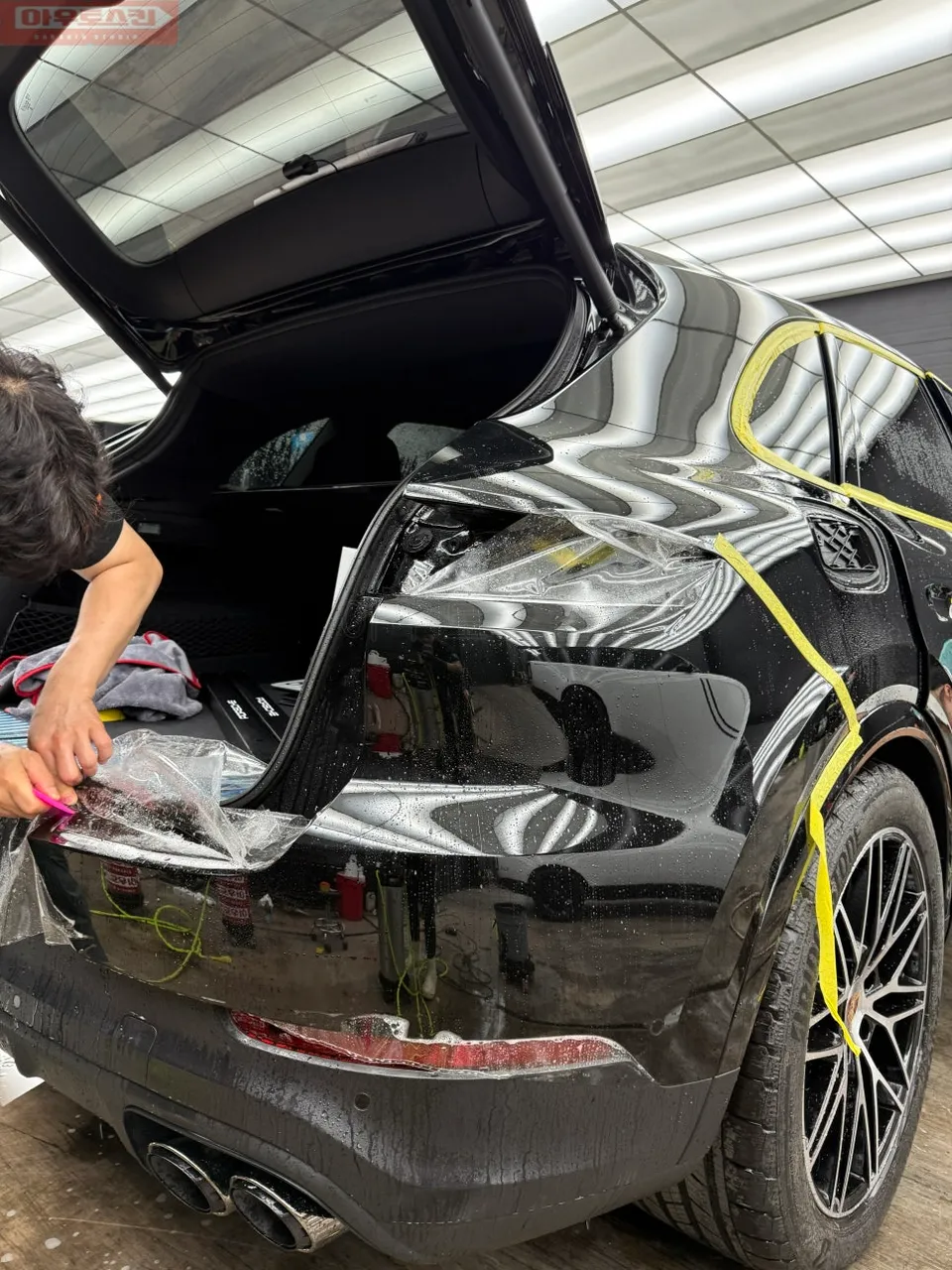 Porsche Cayenne PPF施工事例｜費用目安と仕上がり 施工写真 1-2