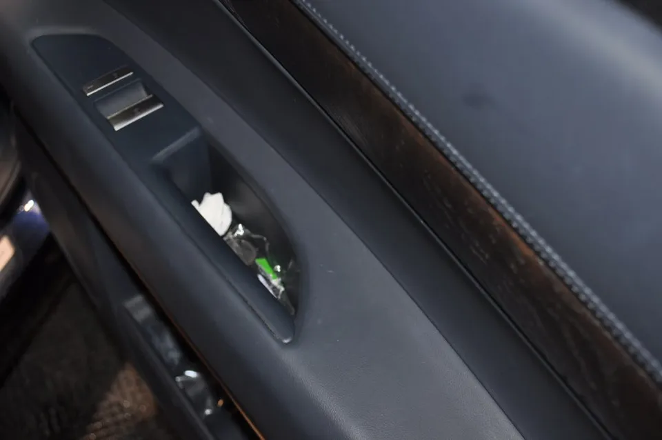 Genesis GV80のガラスコーティング事例 施工写真 2-1