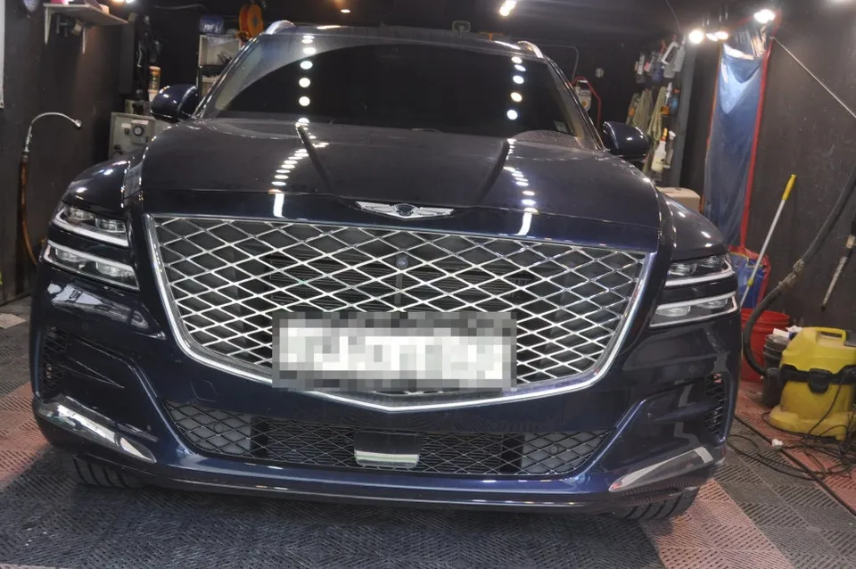 Genesis GV80のガラスコーティング事例 施工写真 3-2