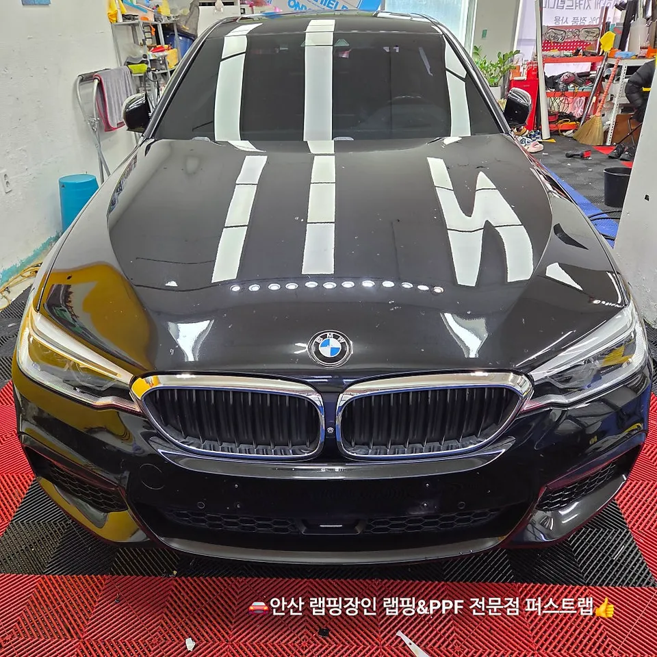 BMW 5 Series G30のカーラッピング事例 施工写真 2-2