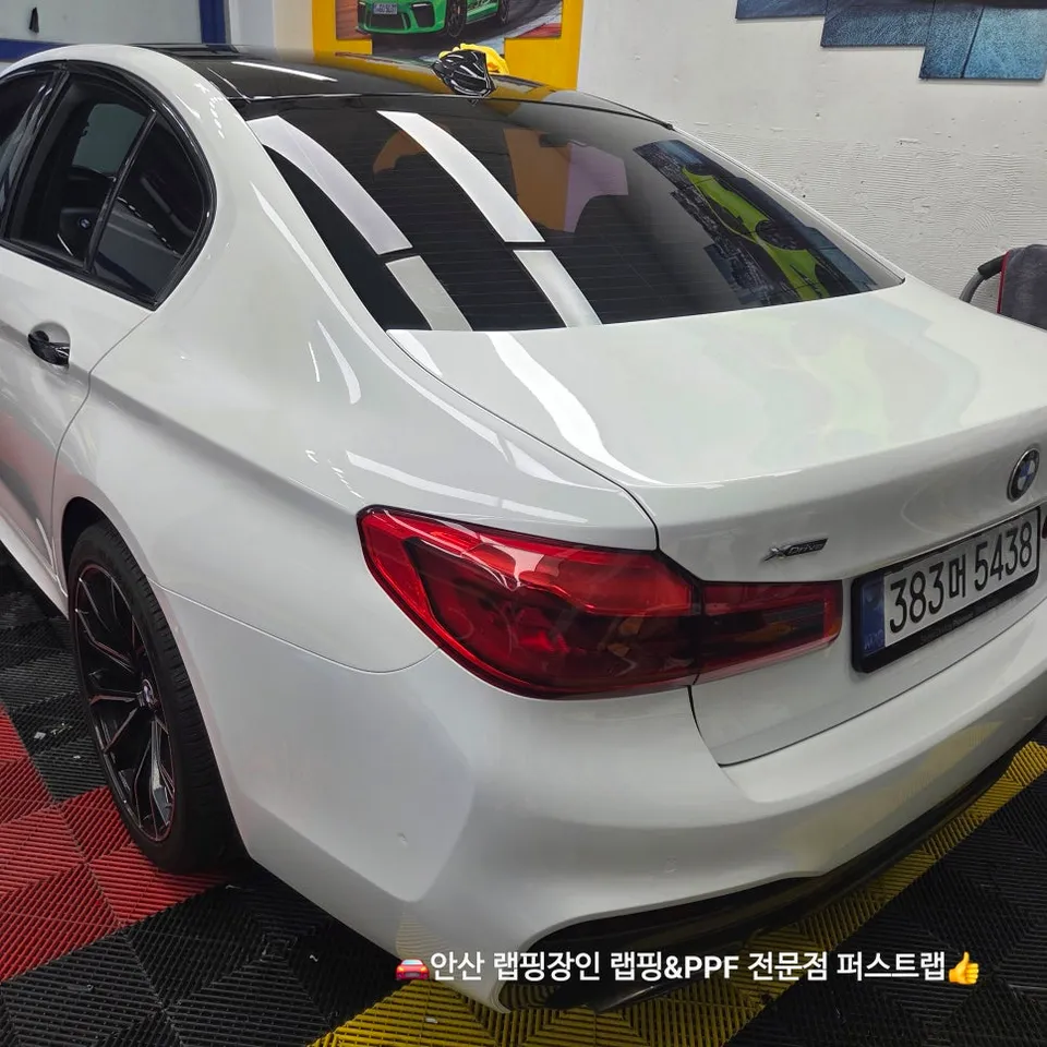 BMW 5 Series G30のカーラッピング事例 施工写真 4-2