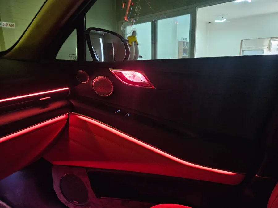 Genesis GV80 ambient lighting - Genesis GV80 Ambient Lighting Review: Brighter Interior photo 4