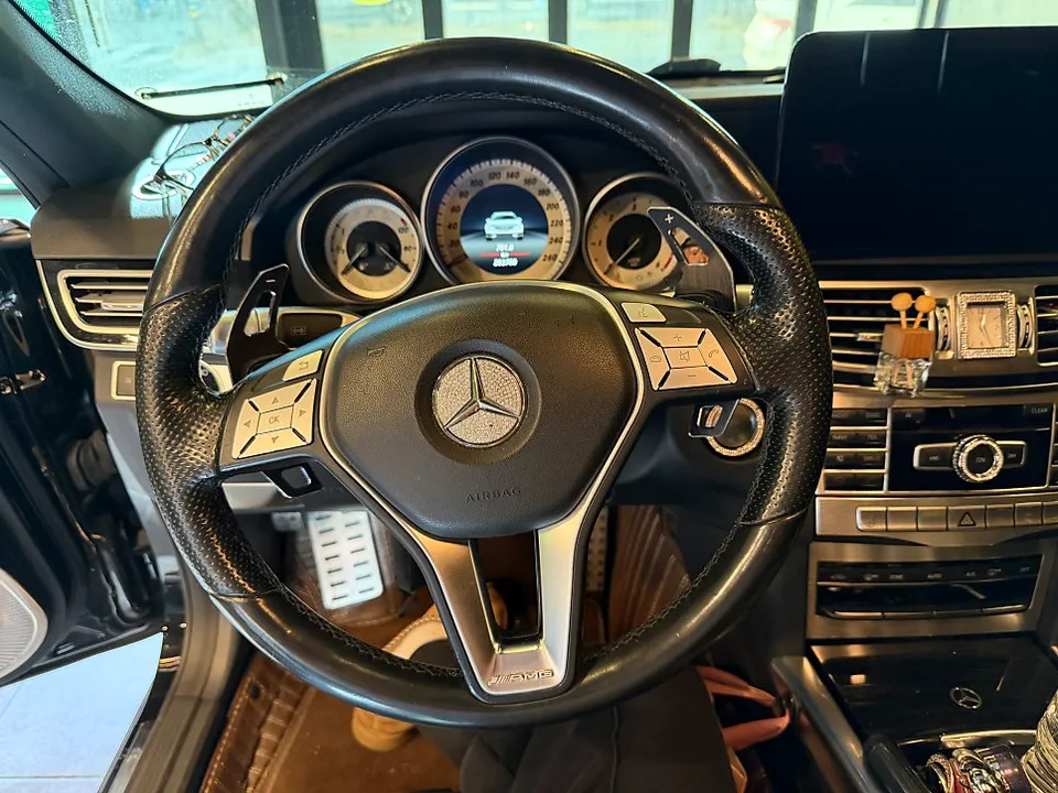 Mercedes-Benz E-Class steering wheel - Mercedes-Benz E-Class Custom Steering Wheel Upgrade: Good Custom  photo 3