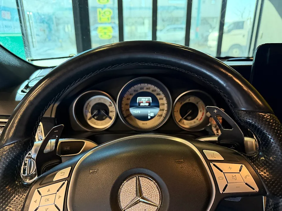 Mercedes-Benz E-Class steering wheel - Mercedes-Benz E-Class Custom Steering Wheel Upgrade: Good Custom  photo 4