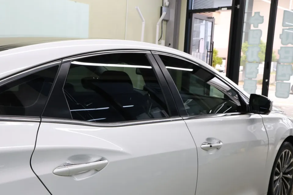 Hyundai Azeraのカーフィルム施工事例|費用目安と仕上がり 施工写真 1-1