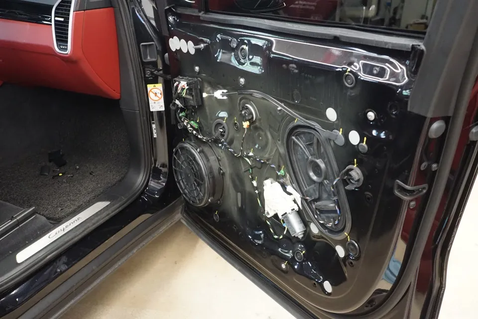 Porsche Cayenne oem options - Porsche Cayenne Soft Close Doors Review - Enhanced Luxury photo 3
