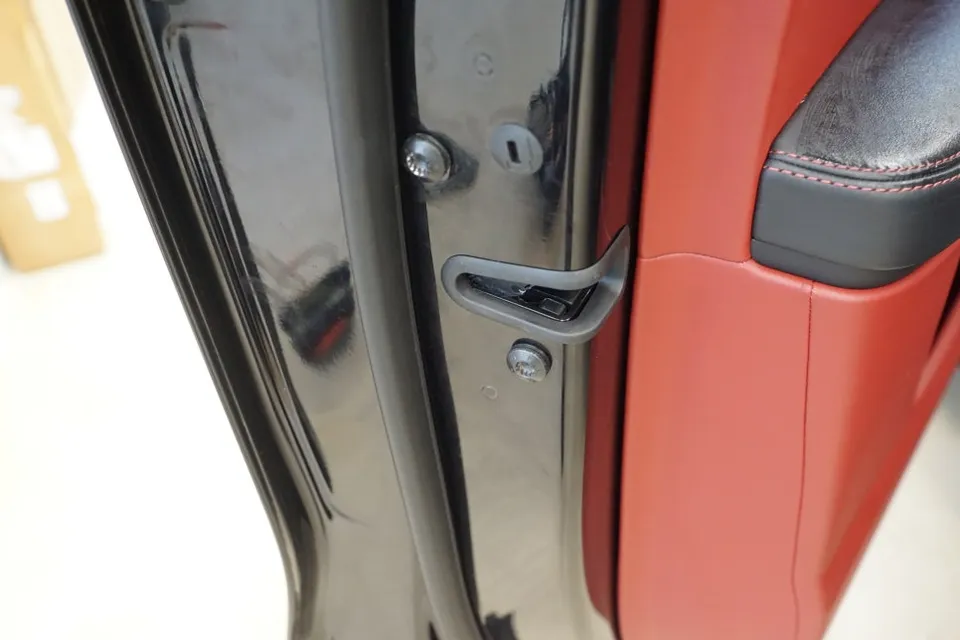 Porsche Cayenne oem options - Porsche Cayenne Soft Close Doors Review - Enhanced Luxury photo 6