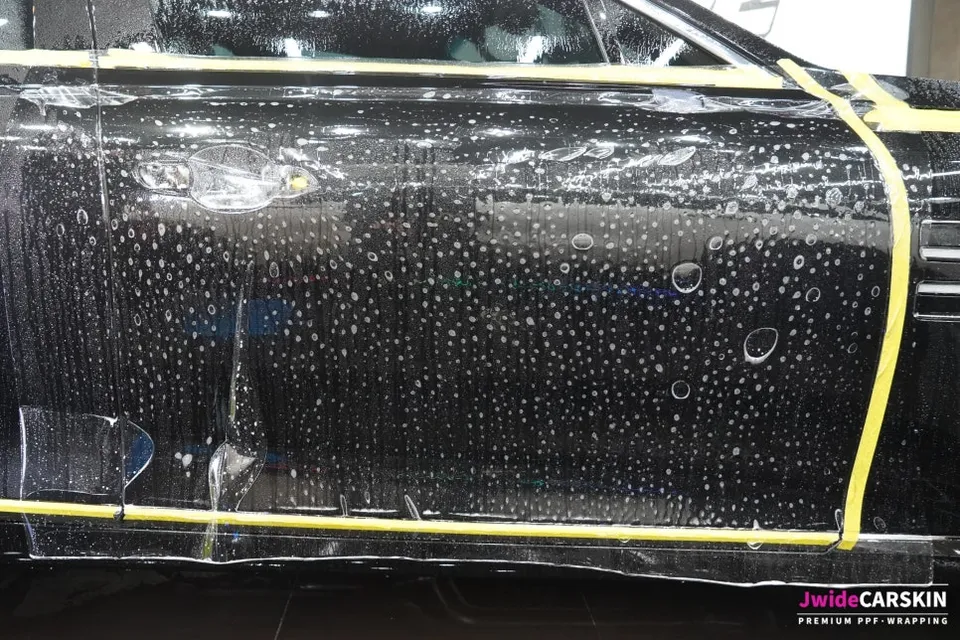 Genesis G80 PPF施工事例:費用目安と仕上がり 施工写真 1-2