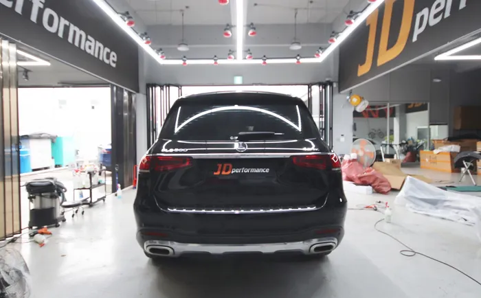 Mercedes-Benz GLS X167のカーラッピング事例|費用目安・仕上がり 施工写真 2-1