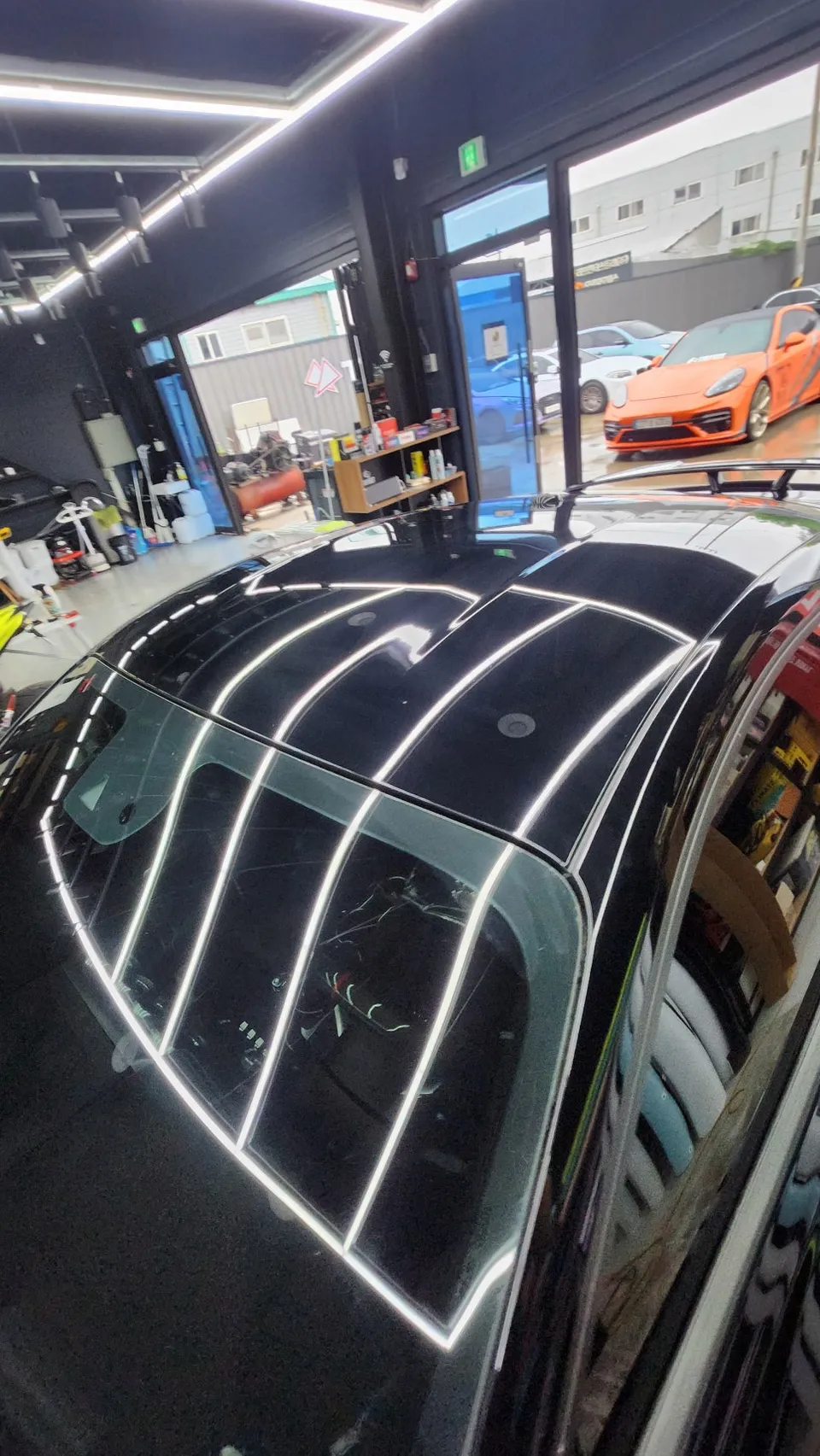 Ford Mustangのカーラッピング事例|費用目安・仕上がり 施工写真 1-2