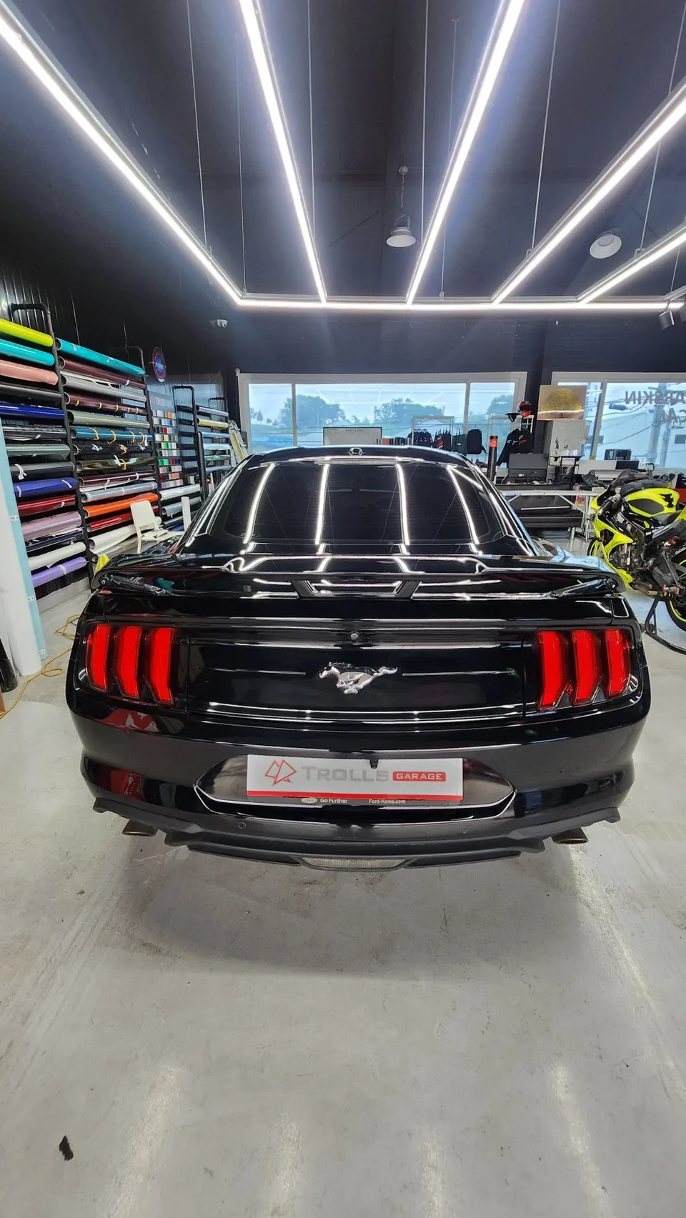 Ford Mustangのカーラッピング事例|費用目安・仕上がり 施工写真 2-2
