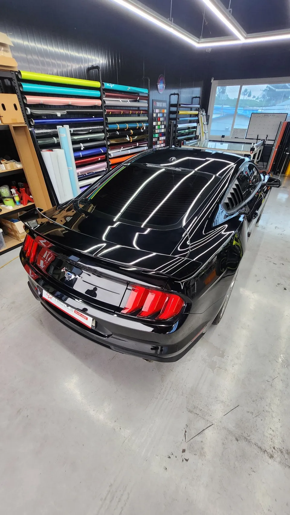 Ford Mustangのカーラッピング事例|費用目安・仕上がり 施工写真 3-2