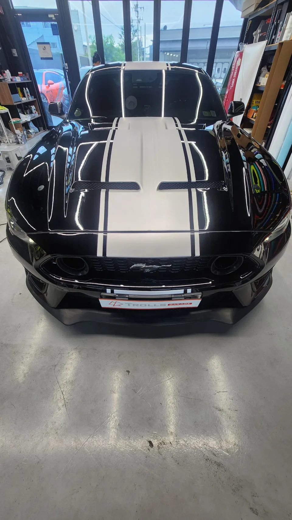 Ford Mustangのカーラッピング事例|費用目安・仕上がり 施工写真 1-3