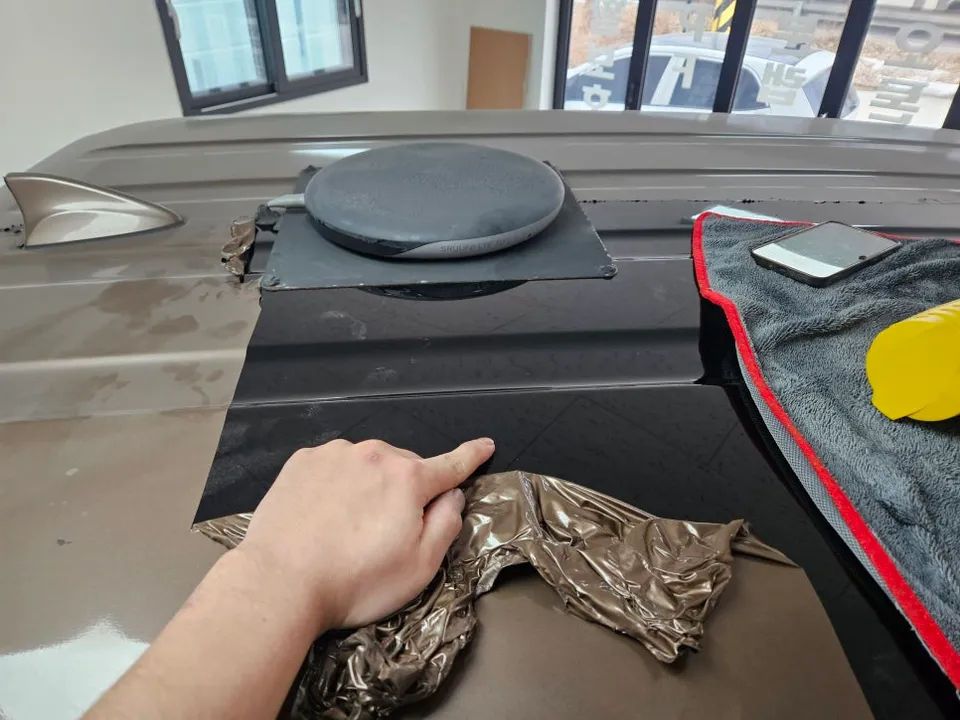 Kia Carnival vinyl wrap - Kia Carnival Vinyl Wrap Removal Review — Clean Finish photo 5