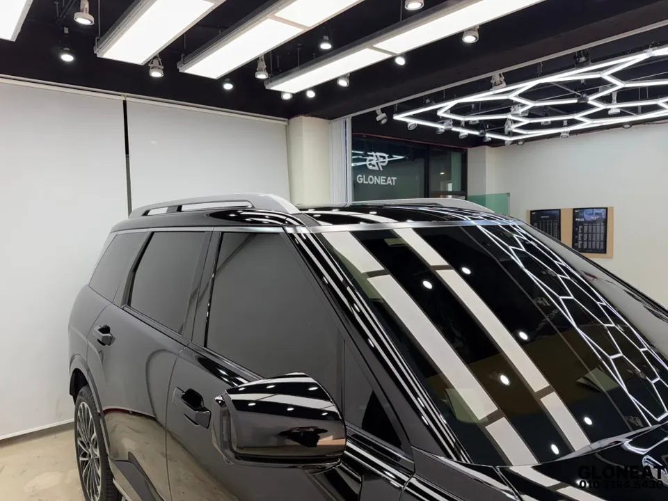 Hyundai Palisade LX3のカーラッピング事例|ブラックパッケージ 施工写真 3-1