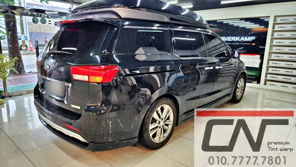 Kia Carnival Hi-Limousineのカーフィルム施工事例|費用目安・仕上がり 施工写真 2-1