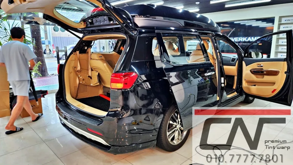 Kia Carnival Hi-Limousineのカーフィルム施工事例|費用目安・仕上がり 施工写真 2-2