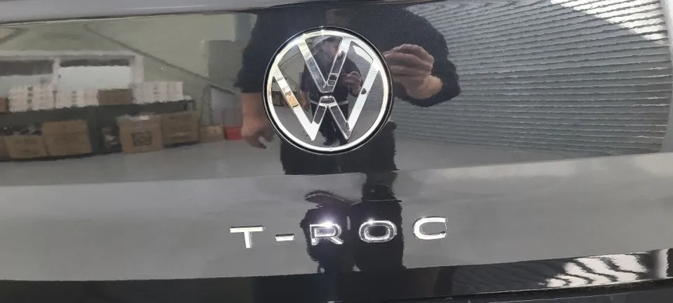 Volkswagen T-Roc oem options - Volkswagen T-Roc OEM Rear Camera Review — Enhanced Parking Safety photo 3