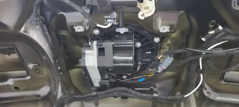 Volkswagen T-Roc oem options - Volkswagen T-Roc OEM Rear Camera Review — Enhanced Parking Safety photo 5