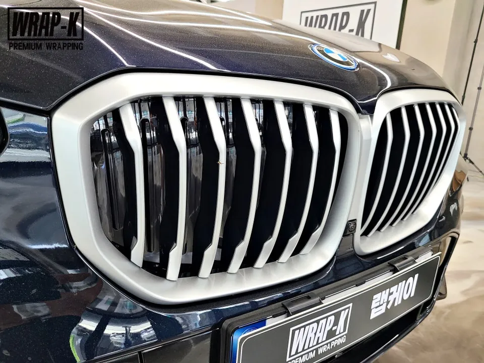 BMW X5のカーラッピング事例 施工写真 1-2