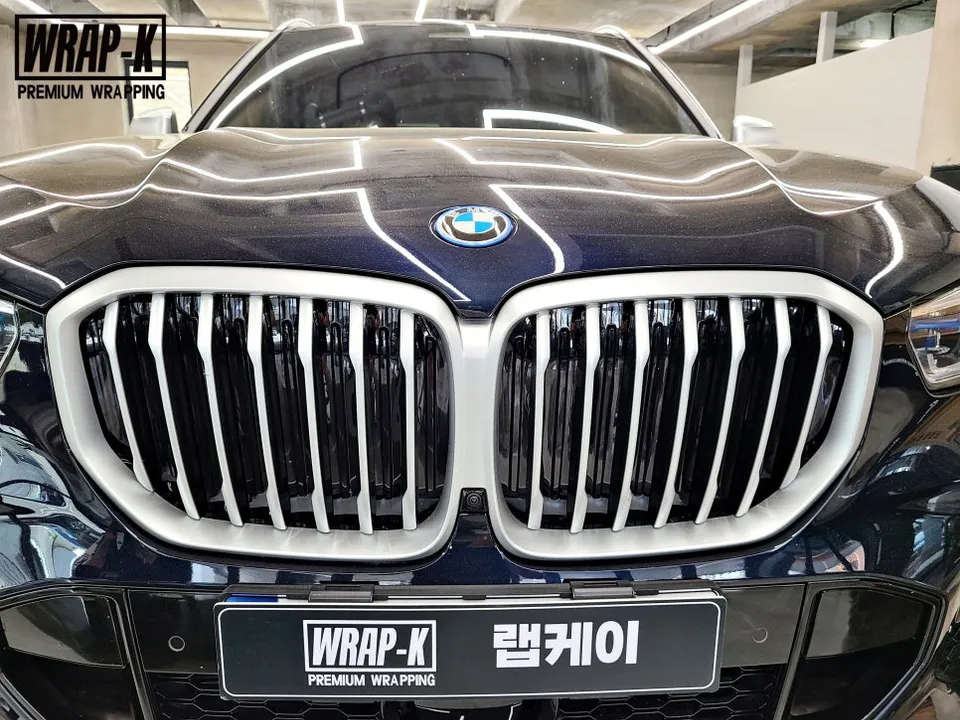 BMW X5のカーラッピング事例 施工写真 2-2